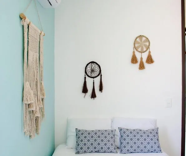 Cariberooms Forty And Ten Aparthotel